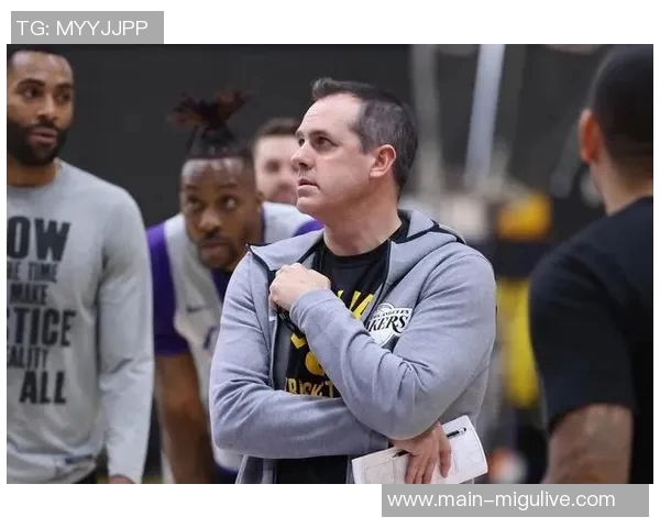 夸梅直言布朗尼受赞誉源于对老詹的崇拜与畏惧心理缺乏理性分析 夸梅直言布朗尼受赞誉源于对老詹的崇拜与畏惧心理缺乏理性分析