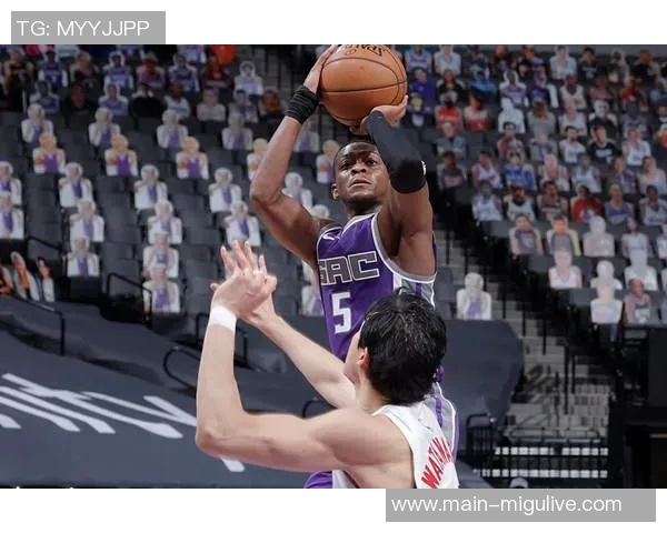 福克斯盛赞文班防守独特之处提升队友信心与进攻侵略性 福克斯盛赞文班防守独特之处提升队友信心与进攻侵略性