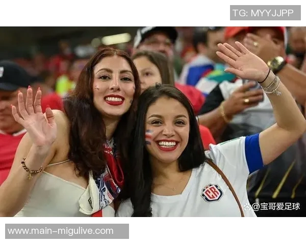 女友现场观战克莱表现失常末节未上场仅得8分失误2次令人失望 女友现场观战克莱表现失常末节未上场仅得8分失误2次令人失望