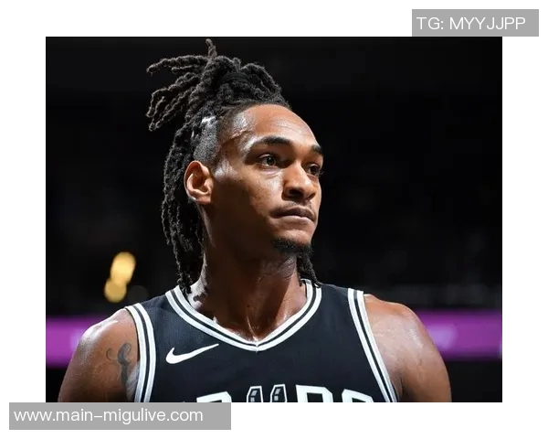 瓦塞尔表现出色8投4中贡献10分3篮板4助攻正负值高达25全场最佳