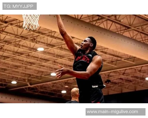 乌度卡称赞戴维森在场上决策能力期待他在球队的表现