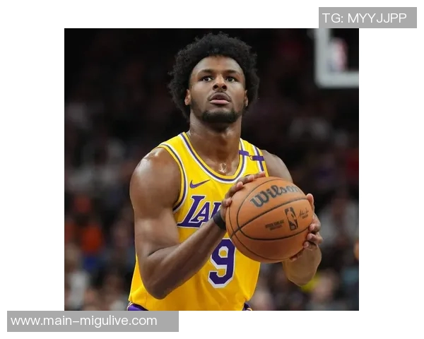 夸梅直言布朗尼球衣销量全赖其父亲影响力引发热议