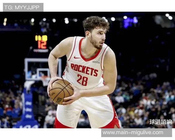 火箭队训练氛围愉快亚当斯谢泼德申京欢声笑语共度时光