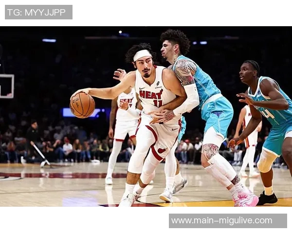 哈克斯替补出战15分钟高效表现6投5中并罚球全中狂砍20分