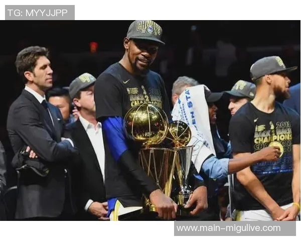 阿里纳斯:文班若能场均27分12篮板并夺DPOY将有望争夺MVP荣誉 阿里纳斯:文班若能场均27分12篮板并夺DPOY将有望争夺MVP荣誉