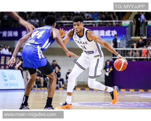 夏季训练不放松麦克丹尼尔斯运球节奏感十足轻松命中撤步三分球